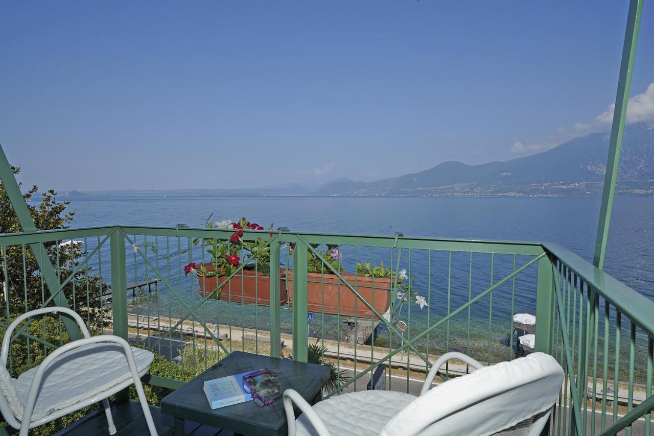 Hotel Villa Carlotta Torri Del Benaco Exterior foto