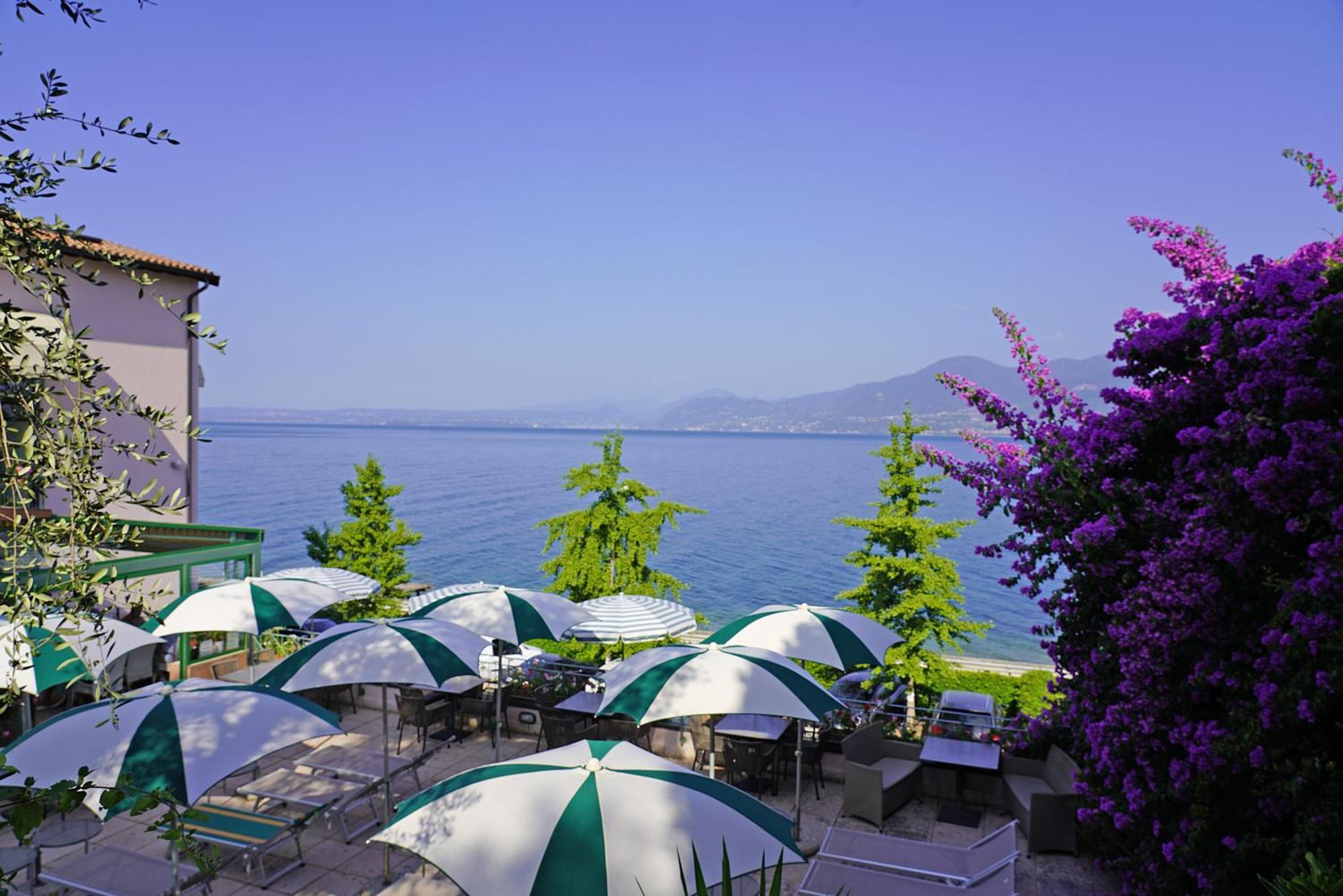 Hotel Villa Carlotta Torri Del Benaco Exterior foto